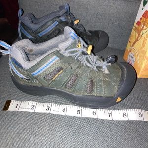 Keen youth shoe